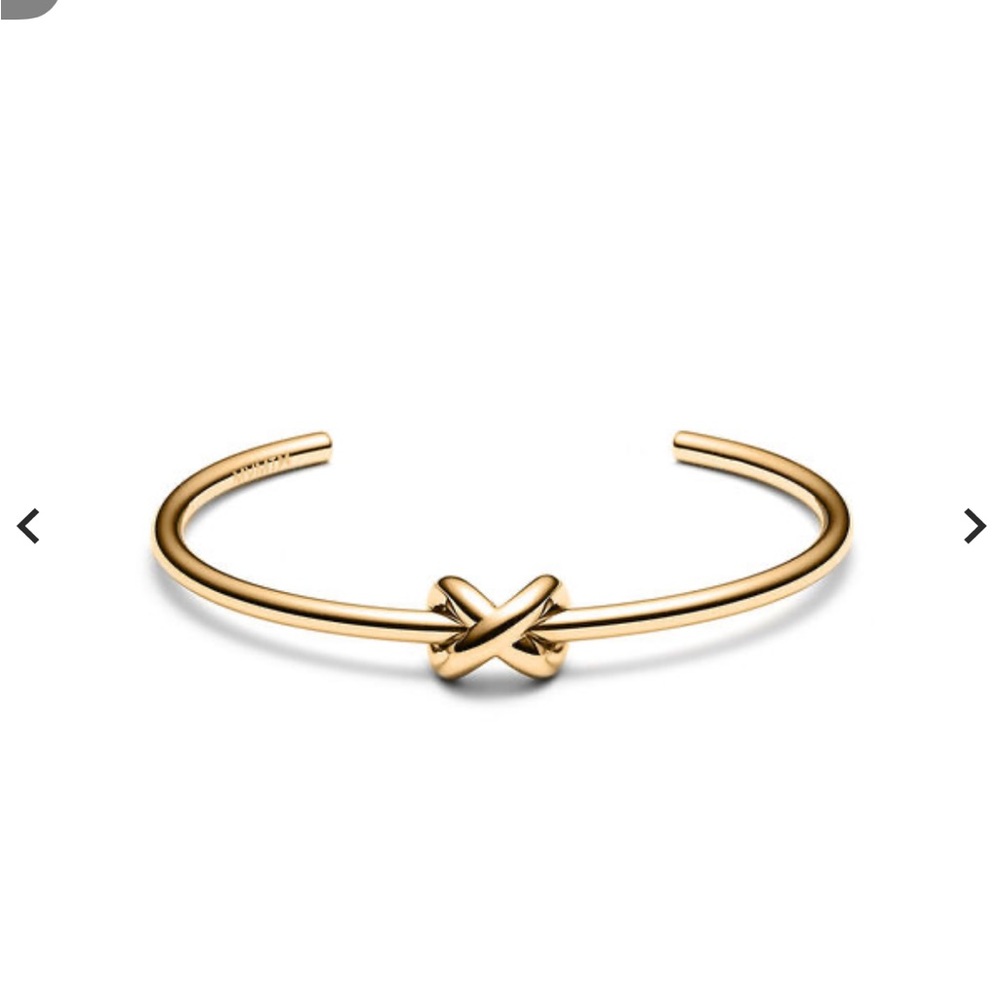 MVMT Gold Knot Cuff Bracelet NWOT comes with original box packaging